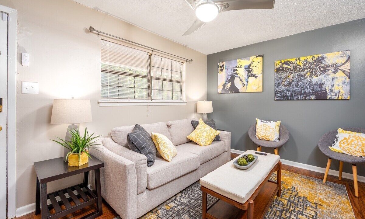 Photo of Livingroom in Pineville