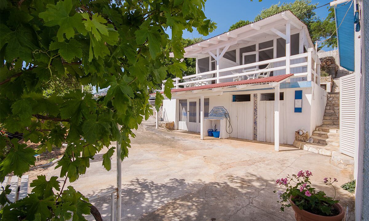 Photo of Patio Balcony in Karlobag