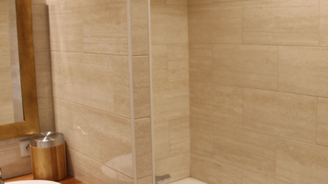 Photo of Bathroom in Beaune City Centre