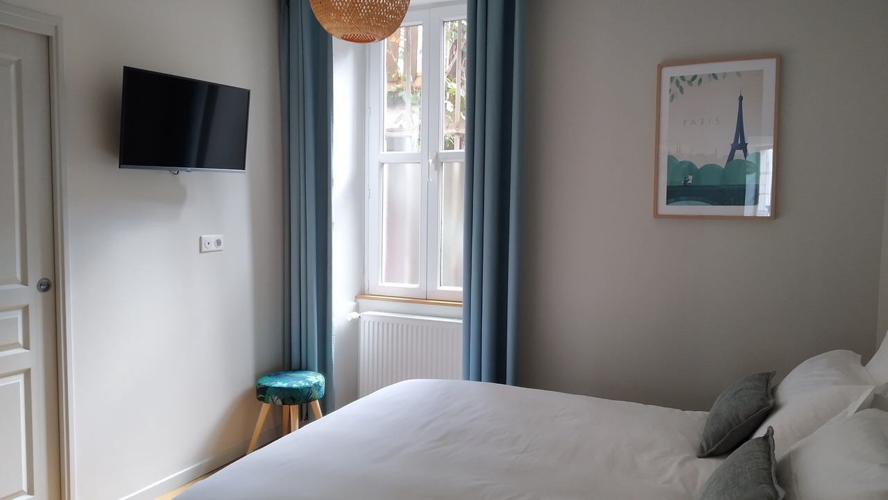 Photo of Bedroom in Beaune City Centre