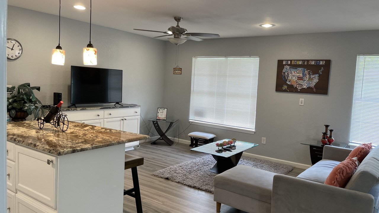 Photo of Livingroom in Pflugerville