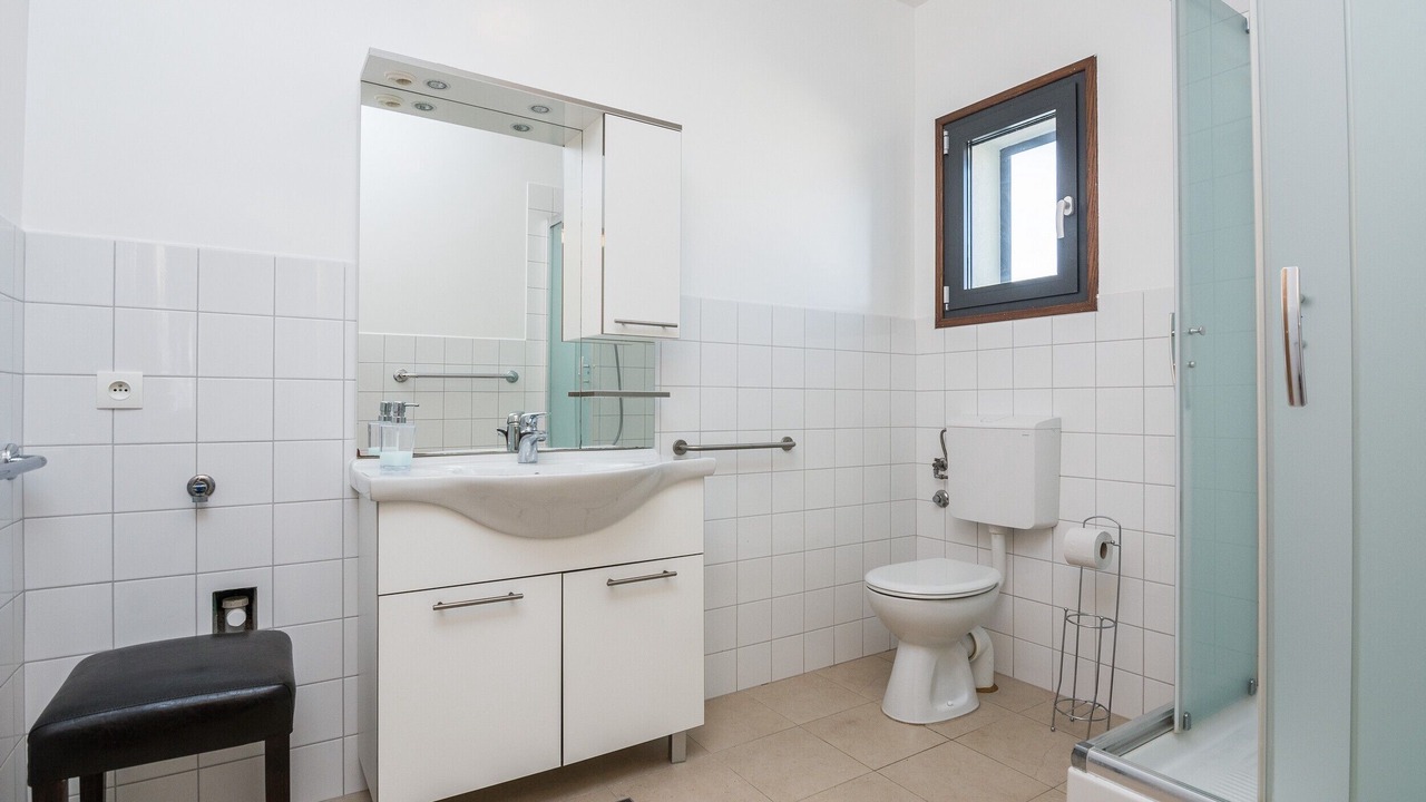 Photo of Bathroom in Vir
