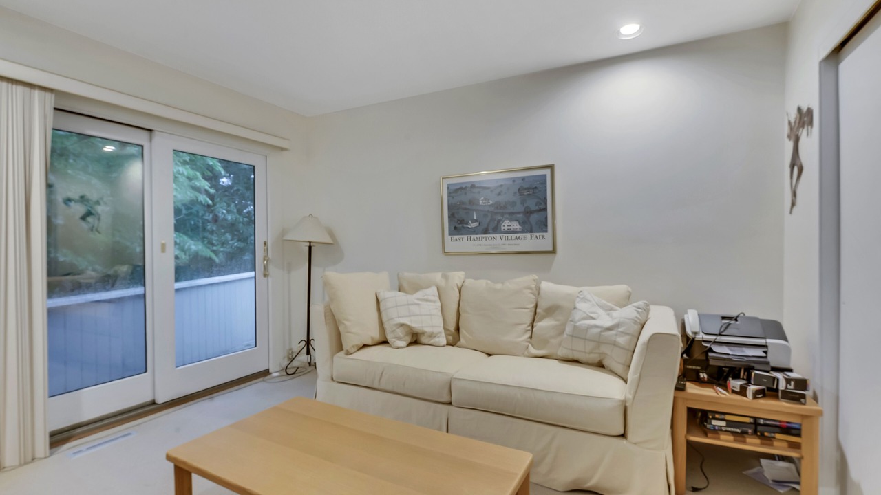 Photo of Livingroom in Water Mill