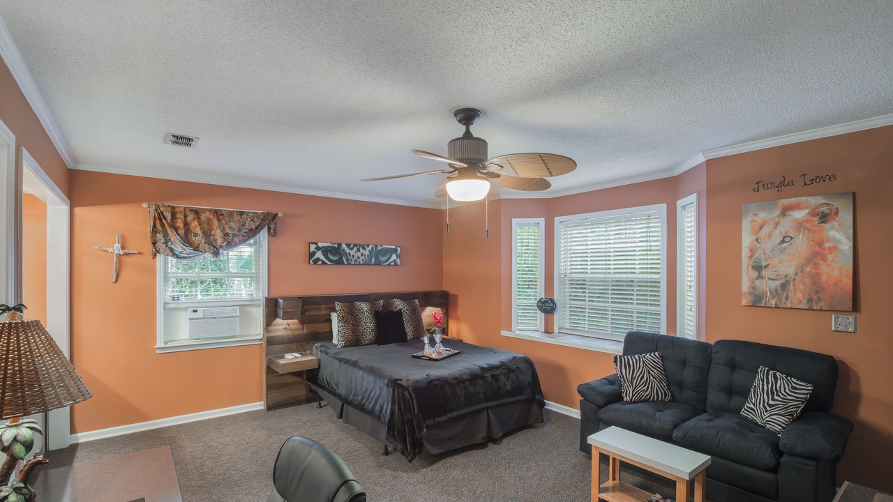 Photo of Livingroom in Palm Valley