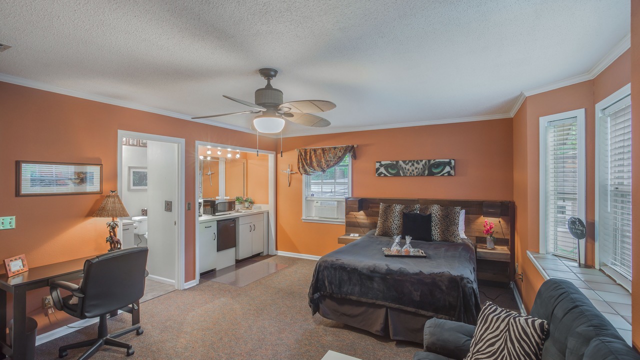 Photo of Bedroom in Palm Valley