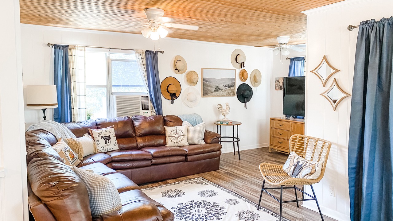 Photo of Livingroom in Pedernales Bend