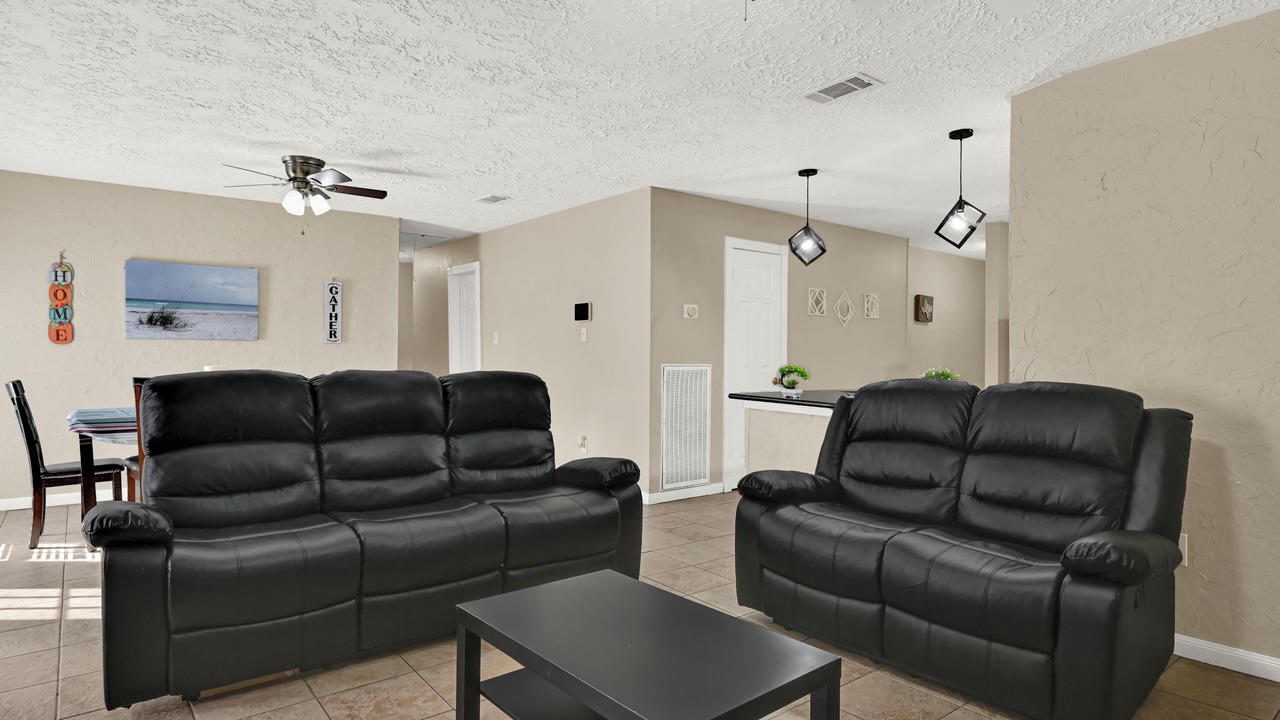 Photo of Livingroom in Cypress