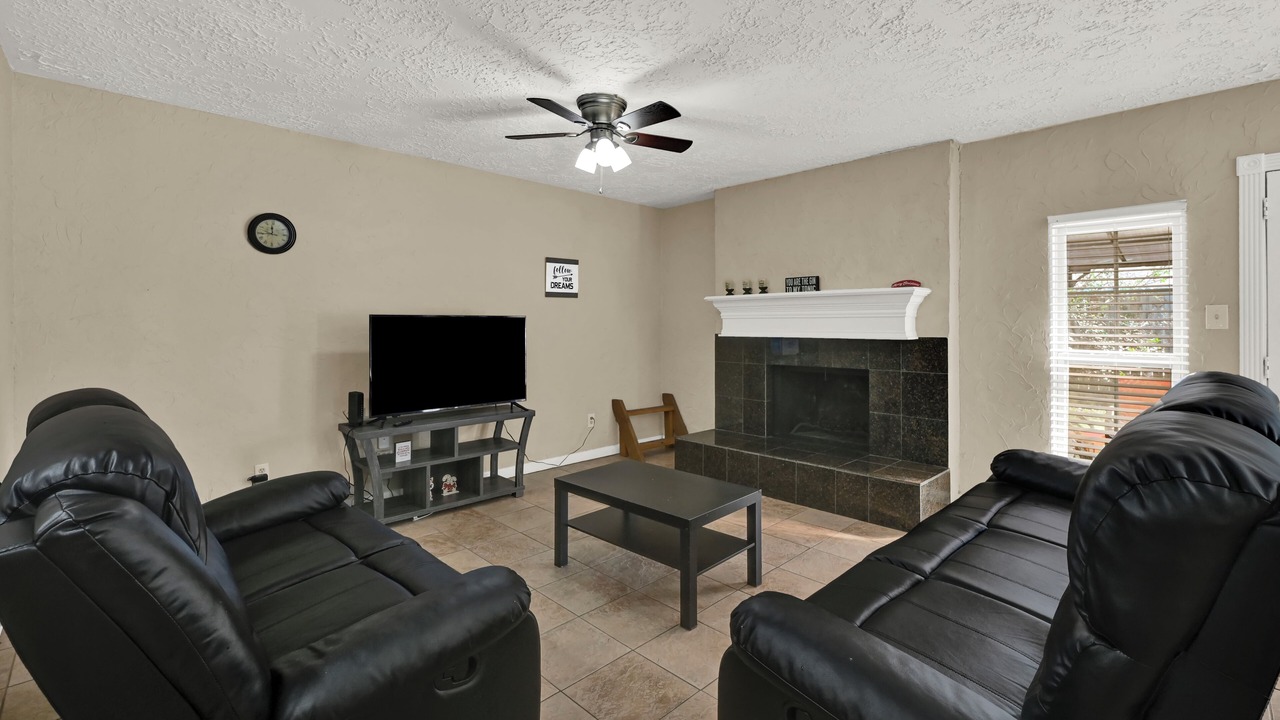 Photo of Livingroom in Cypress