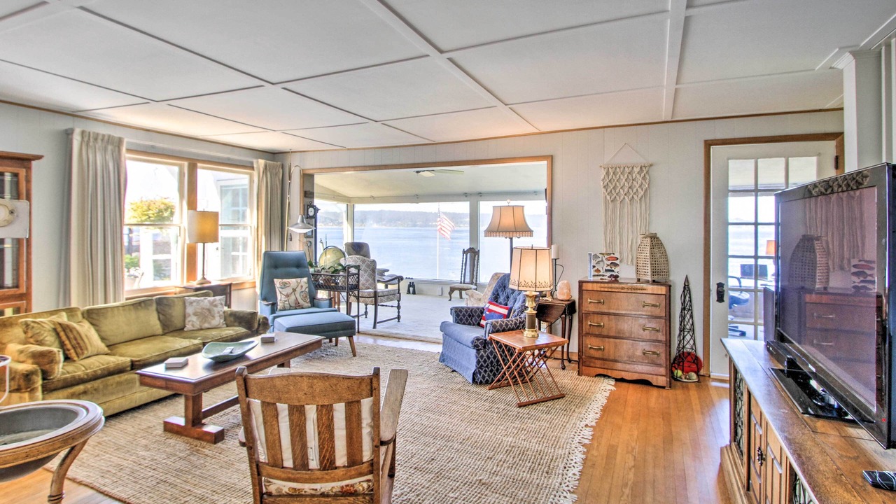 Photo of Livingroom in University Place