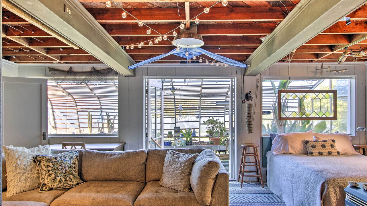 Photo of Livingroom in University Place