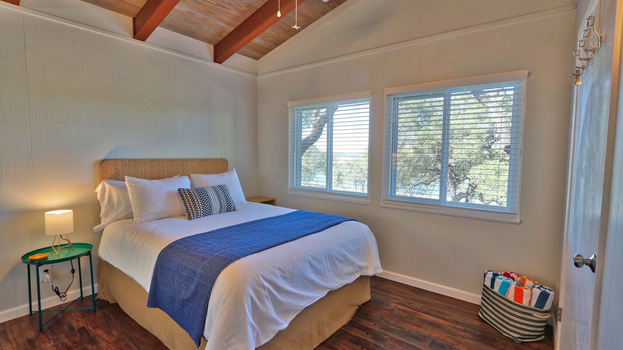 Photo of Bedroom in Canyon Lake