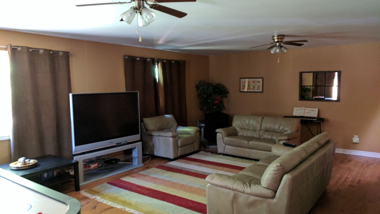 Photo of Livingroom in Colpoys Bay