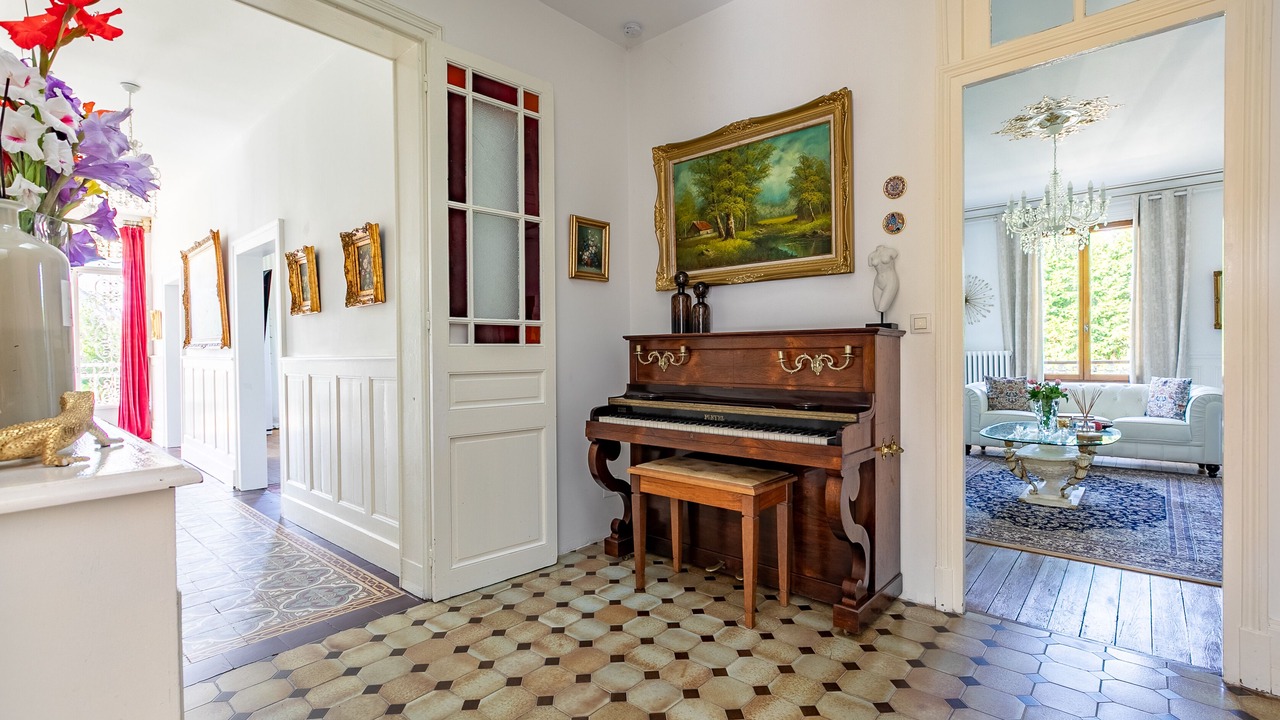 Photo of Others in Cires-Les-Mello