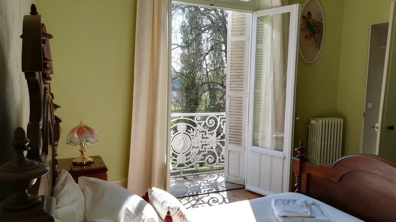 Photo of Bedroom in Montmoreau-Saint-Cybard