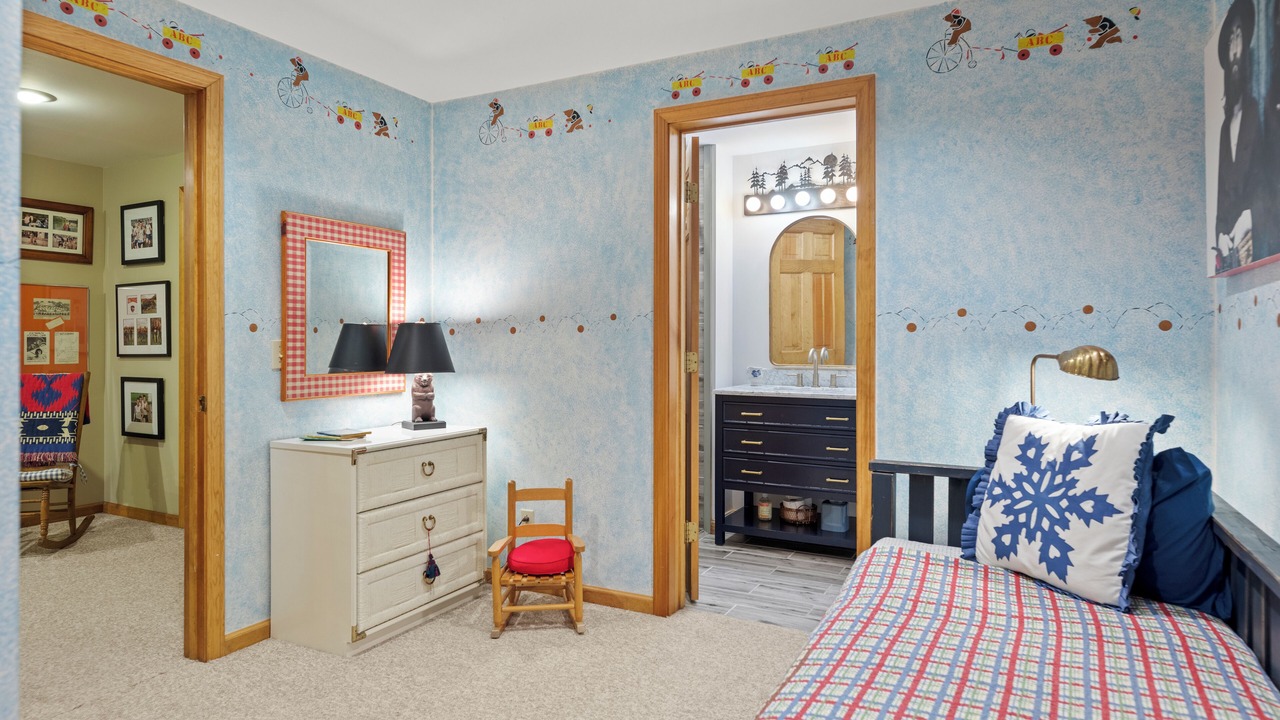 Photo of Bedroom in Winhall