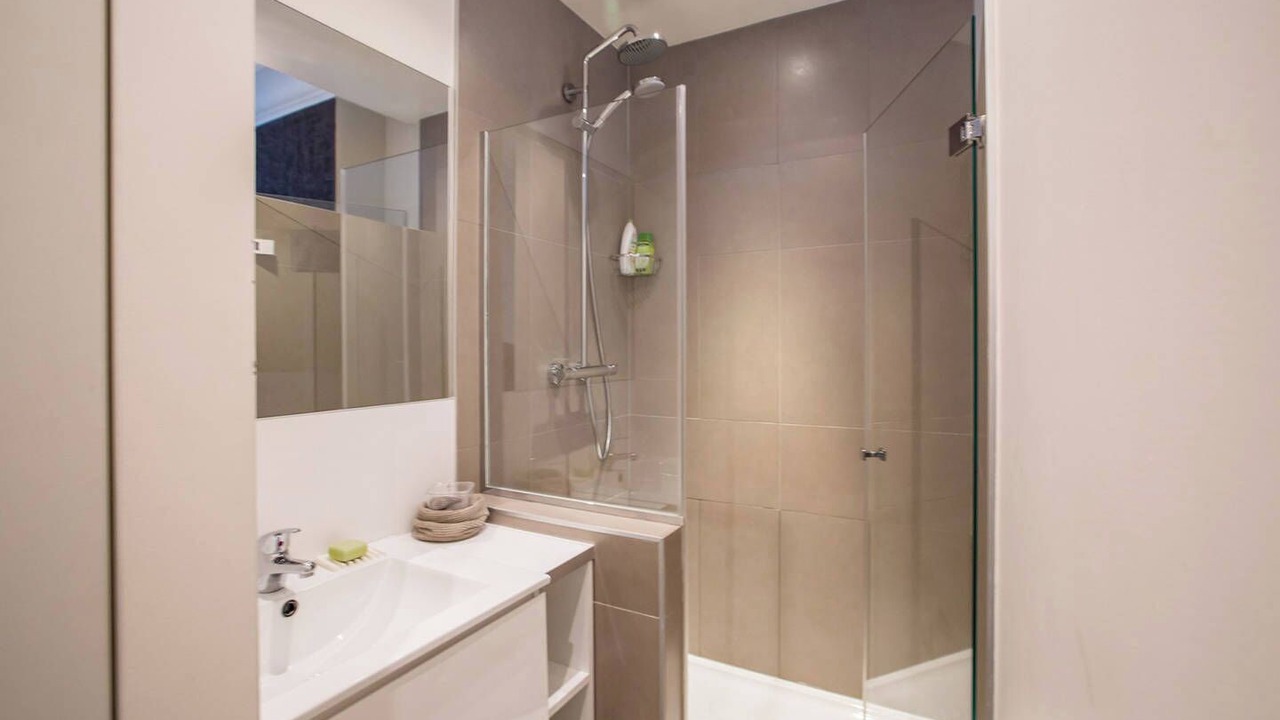 Photo of Bathroom in Montparnasse