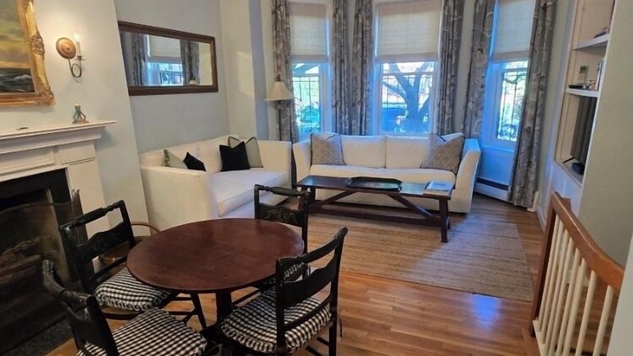 Photo of Livingroom in Back Bay