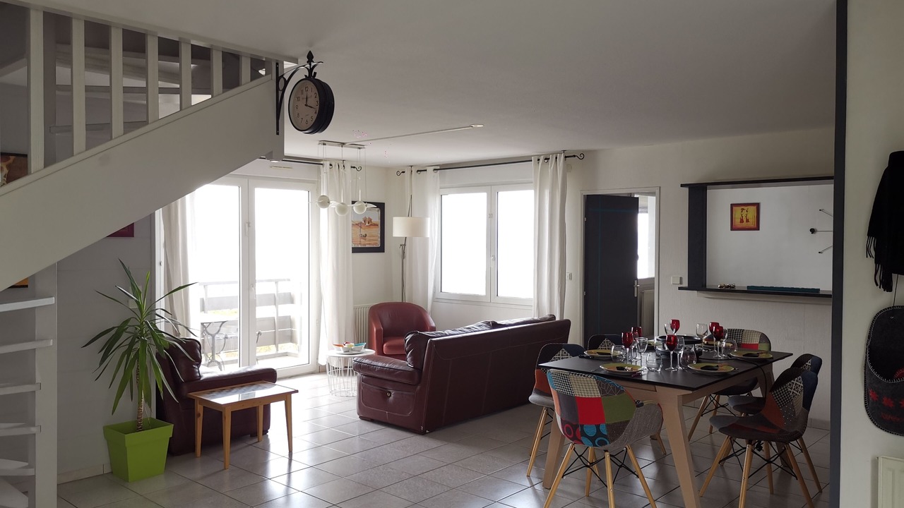 Photo of Others in Publier