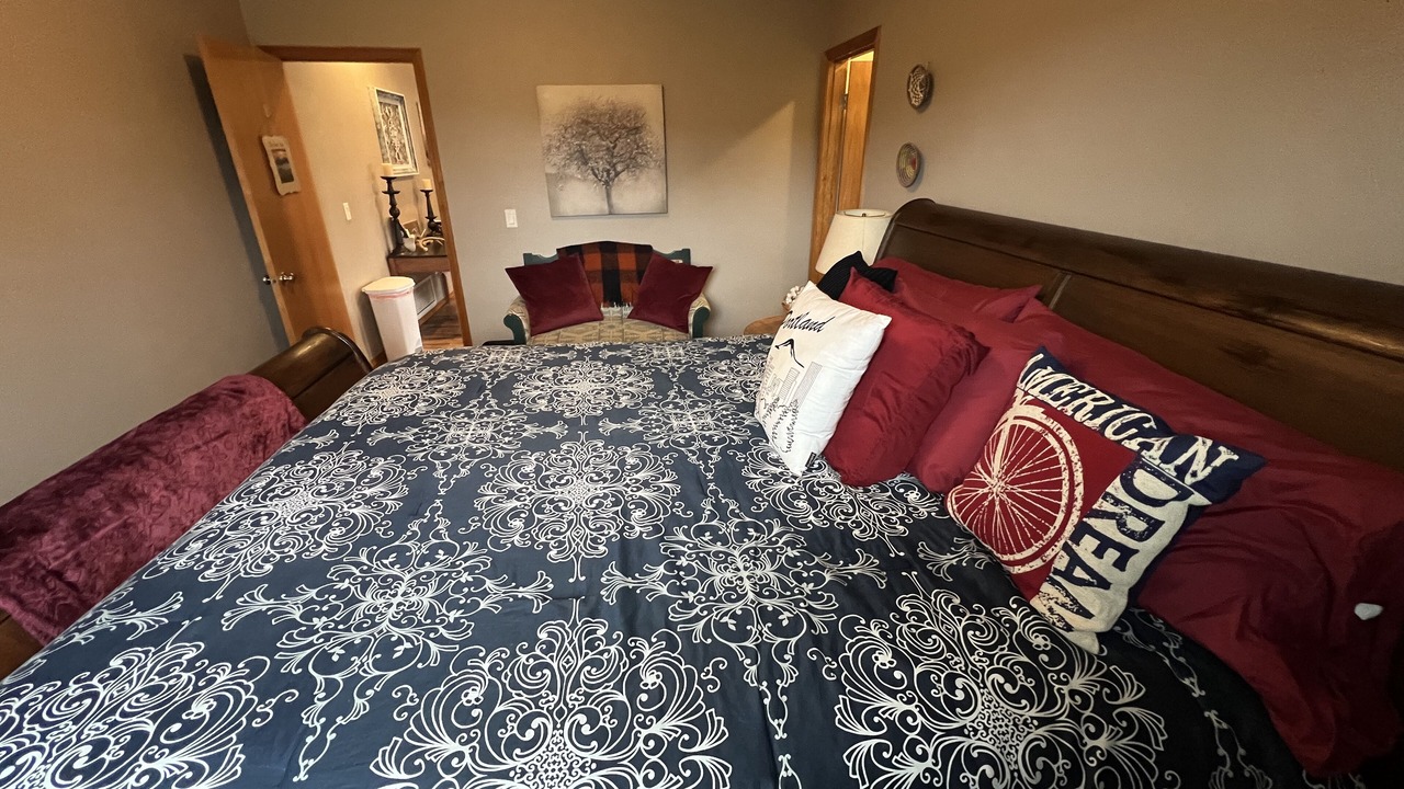 Photo of Bedroom in Newberg
