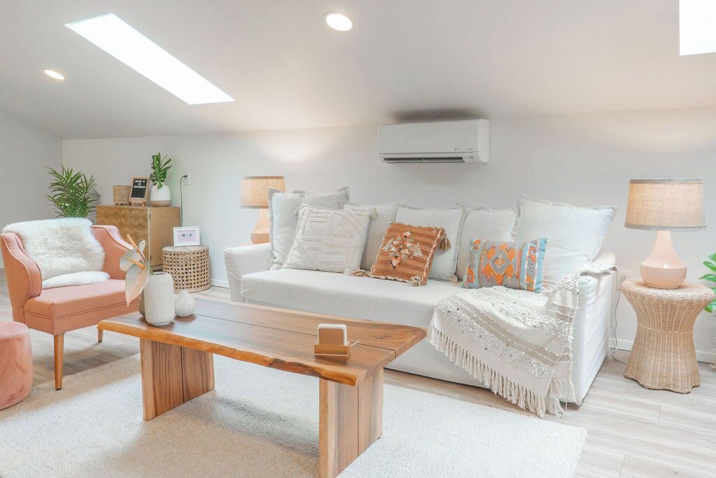 Photo of Livingroom in McNeil