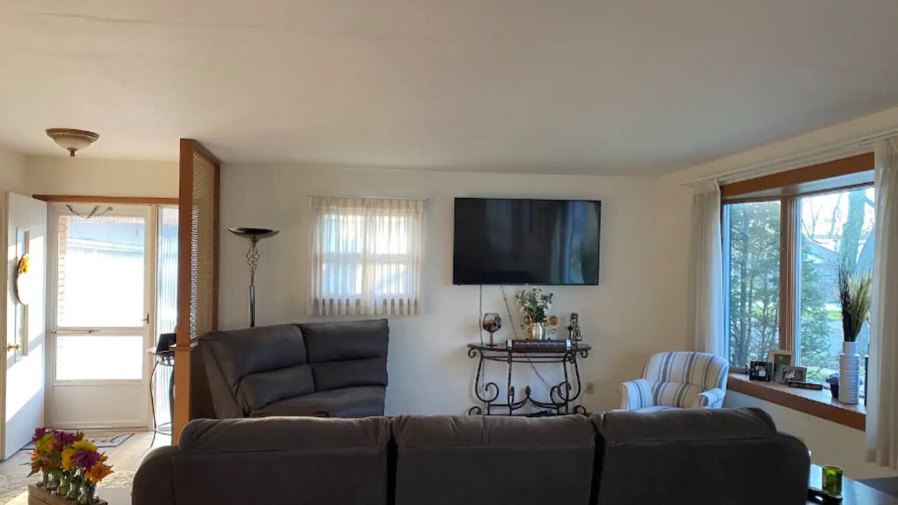 Photo of Livingroom in Pontiac