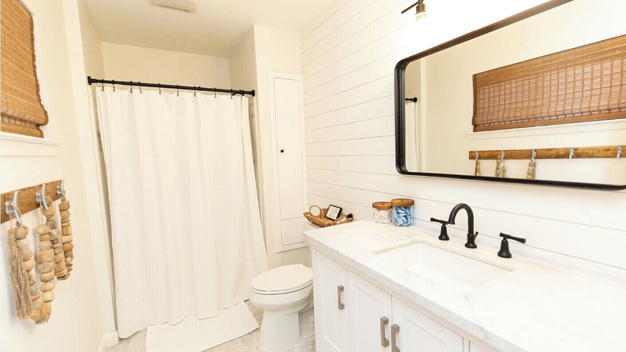 Photo of Bathroom in Lakeway