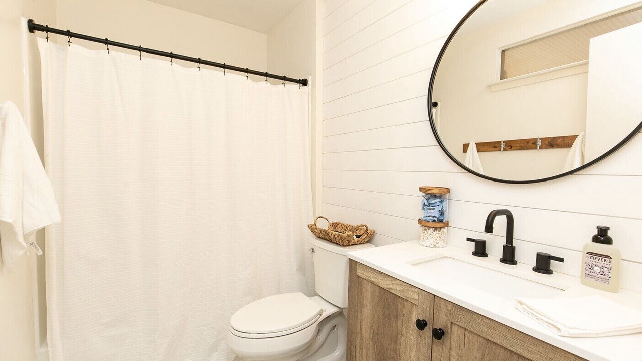 Photo of Bathroom in Lakeway