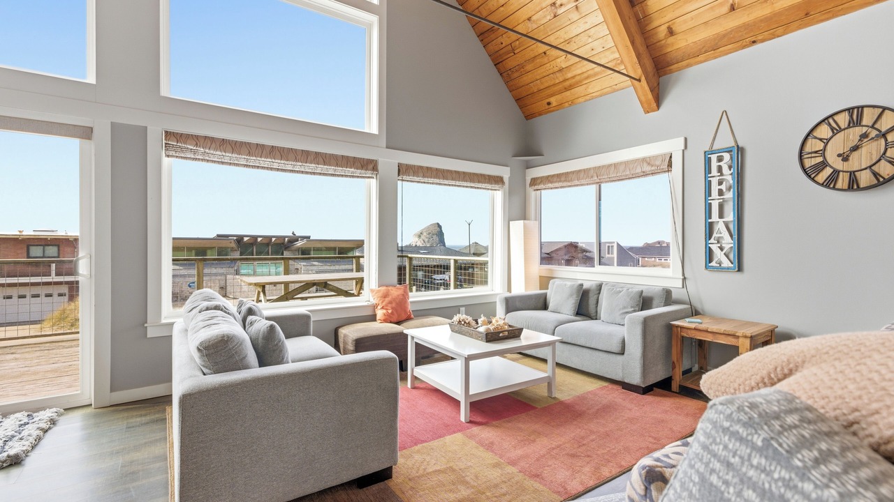 Photo of Livingroom in Kiwanda Shores