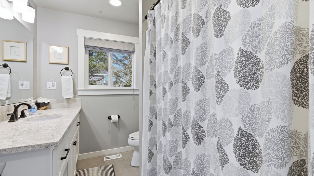 Photo of Bathroom in Kiwanda Shores