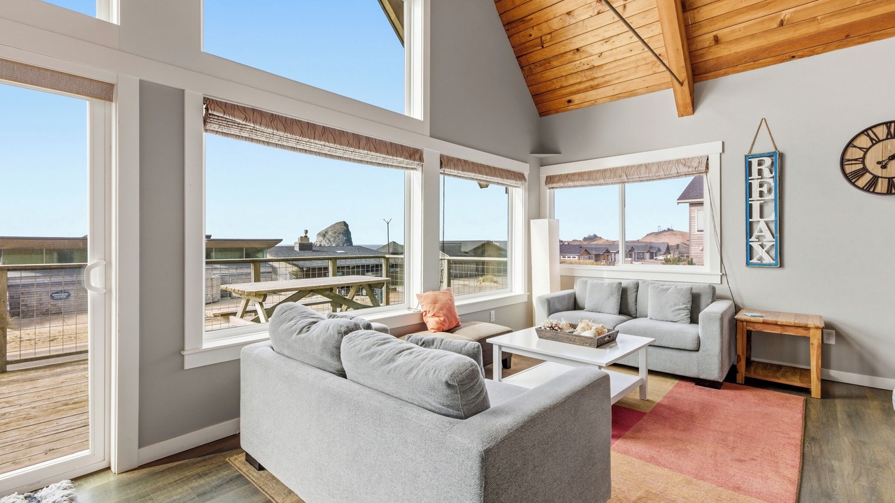 Photo of Livingroom in Kiwanda Shores
