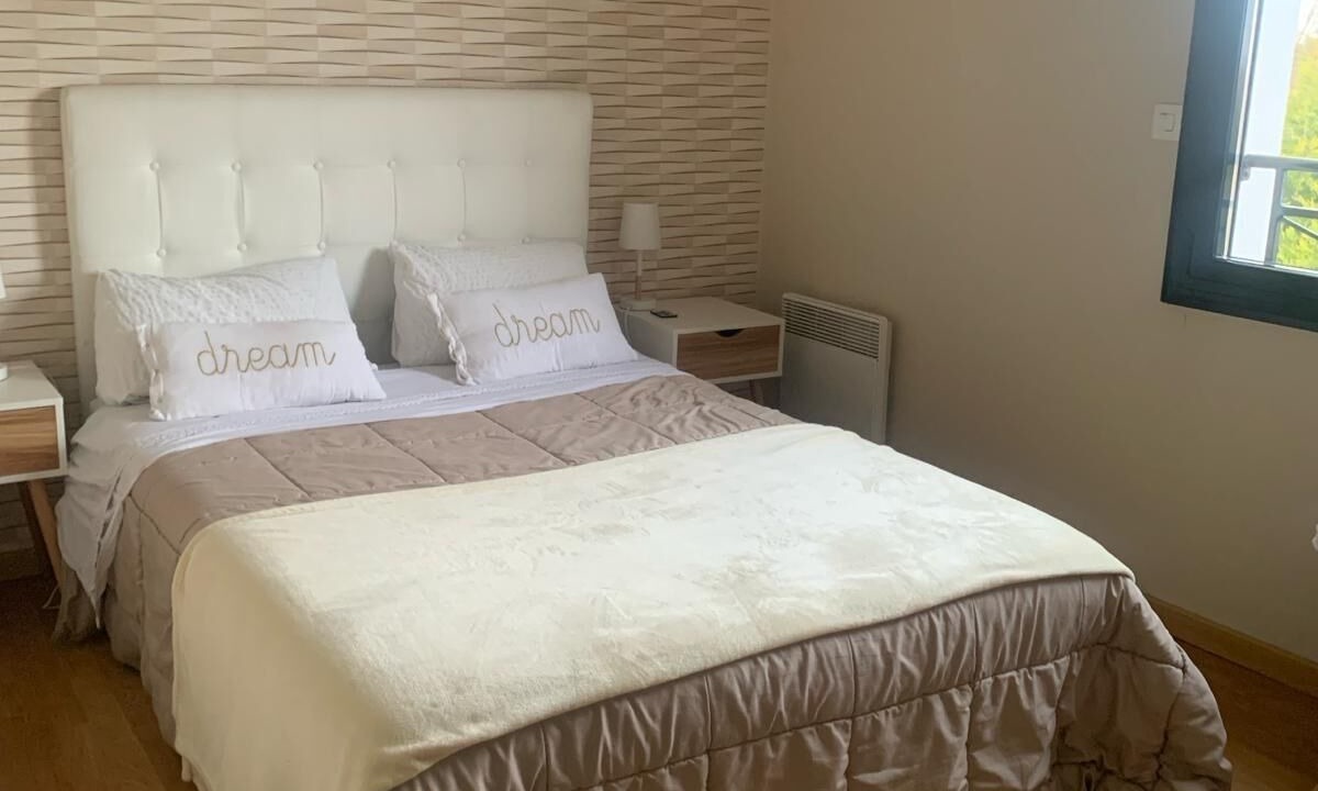 Photo of Bedroom in Dammartin-en-Goele