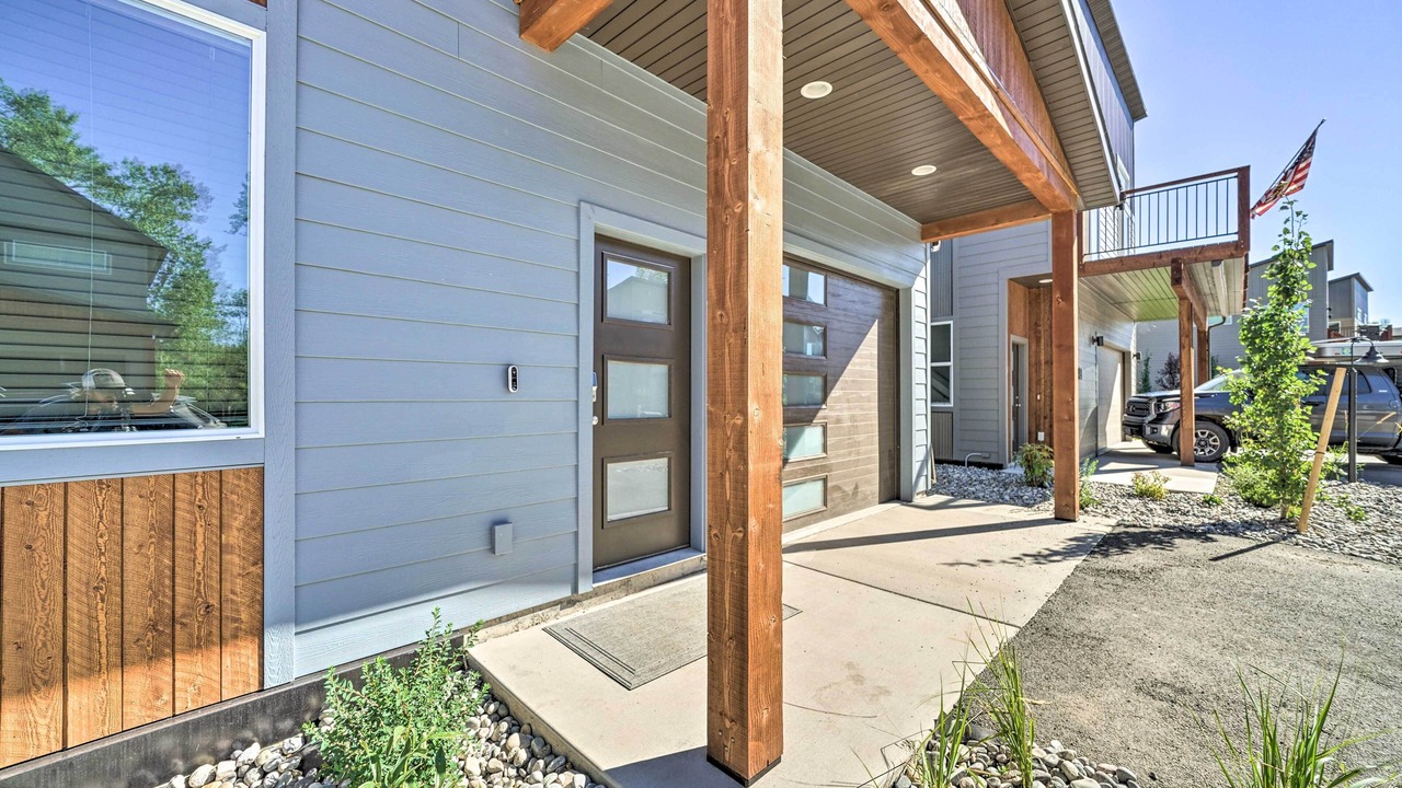 Photo of Others in Four Corners