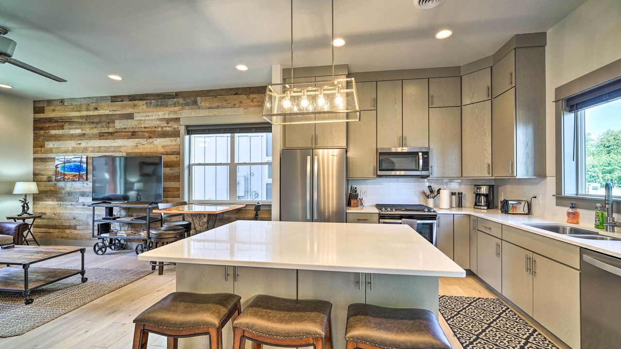 Photo of Others in Four Corners