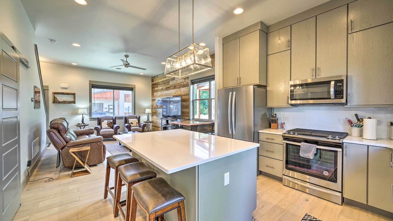 Photo of Others in Four Corners