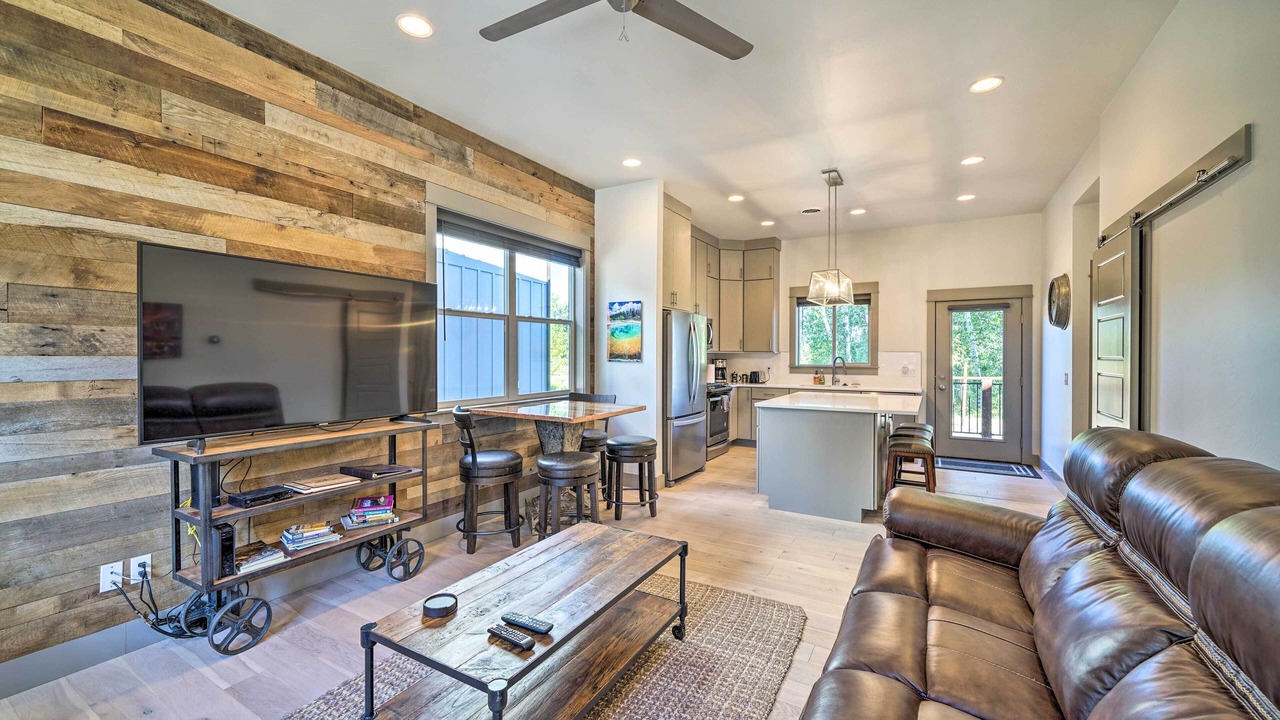 Photo of Livingroom in Four Corners