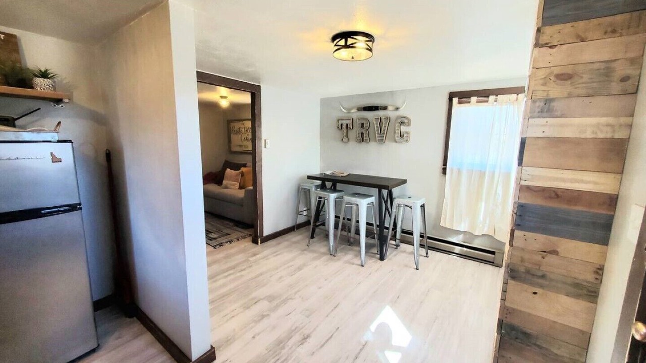 Photo of Others in Challis