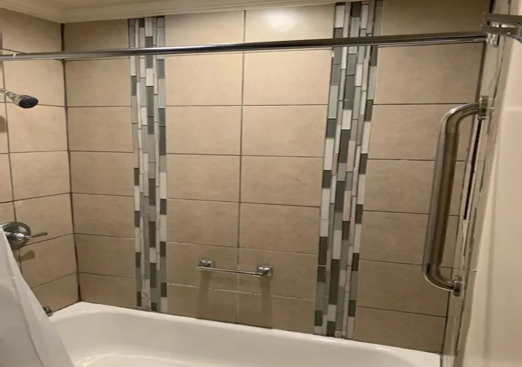 Photo of Bathroom in Highlands - Perkins