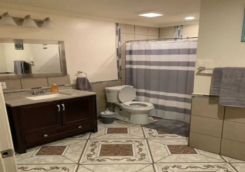 Photo of Bathroom in Highlands - Perkins