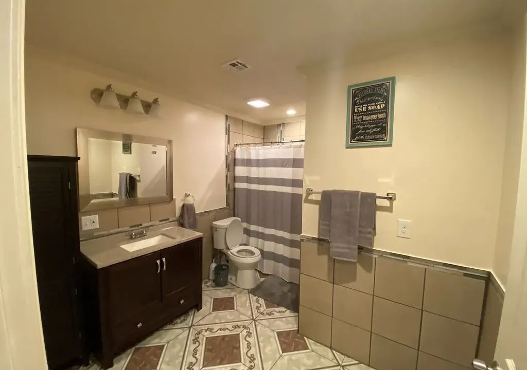 Photo of Bathroom in Highlands - Perkins