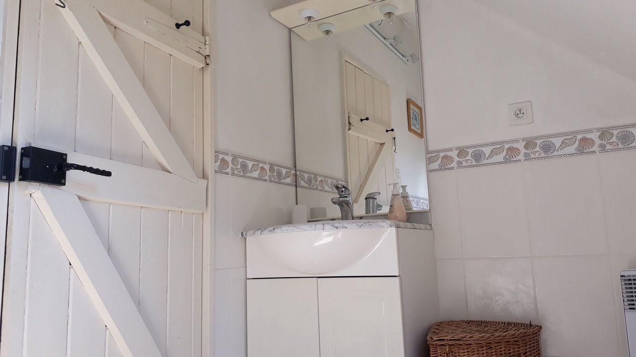 Photo of Bathroom in Saint-Ouen-La-Rouerie