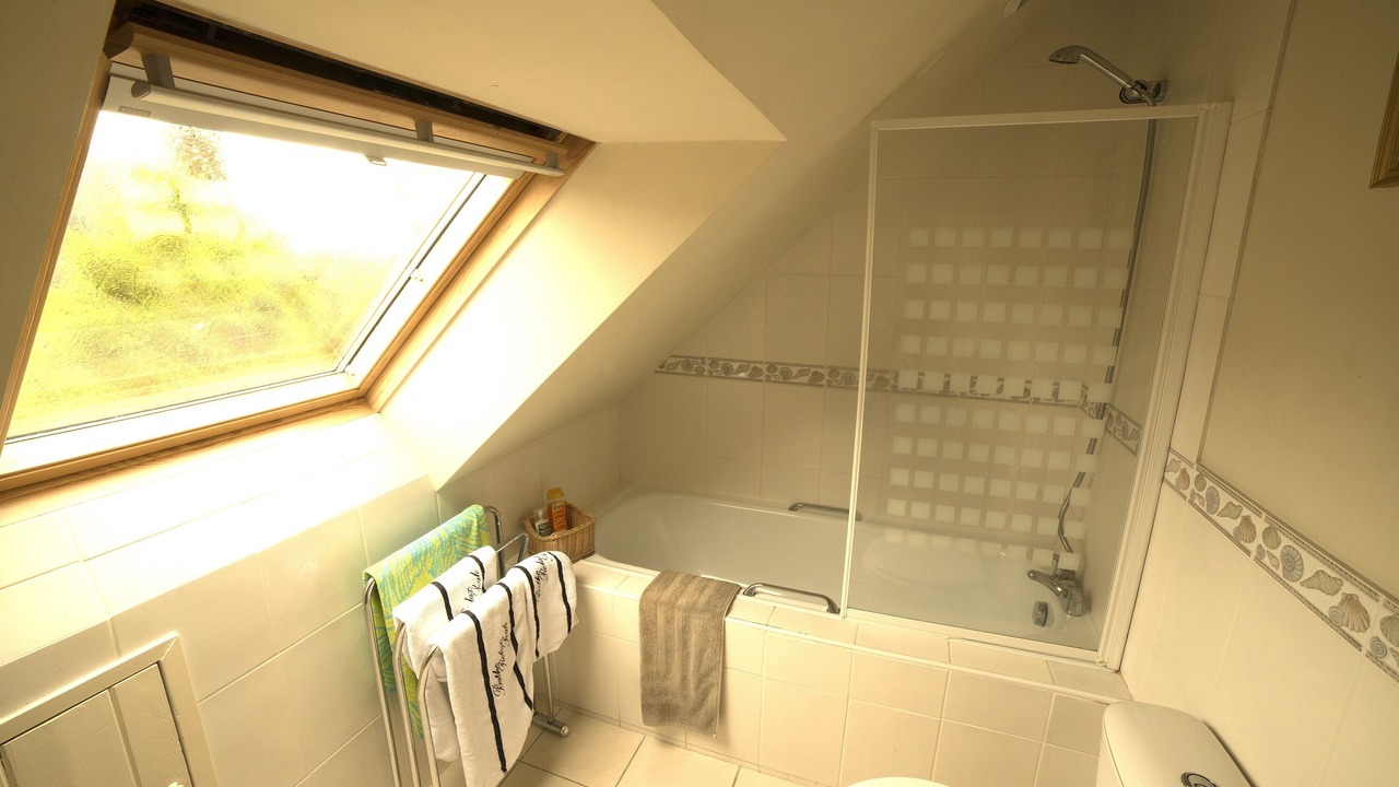 Photo of Bathroom in Saint-Ouen-La-Rouerie