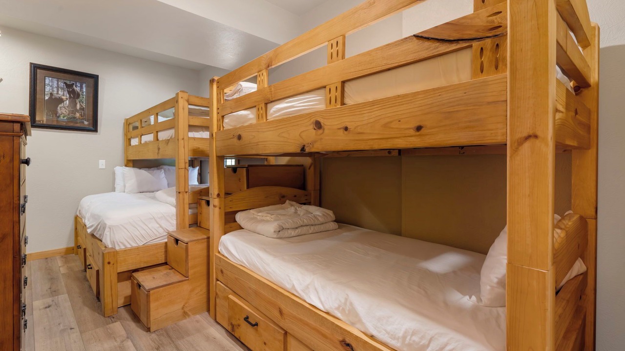 Photo of Bedroom in Branson Theater District