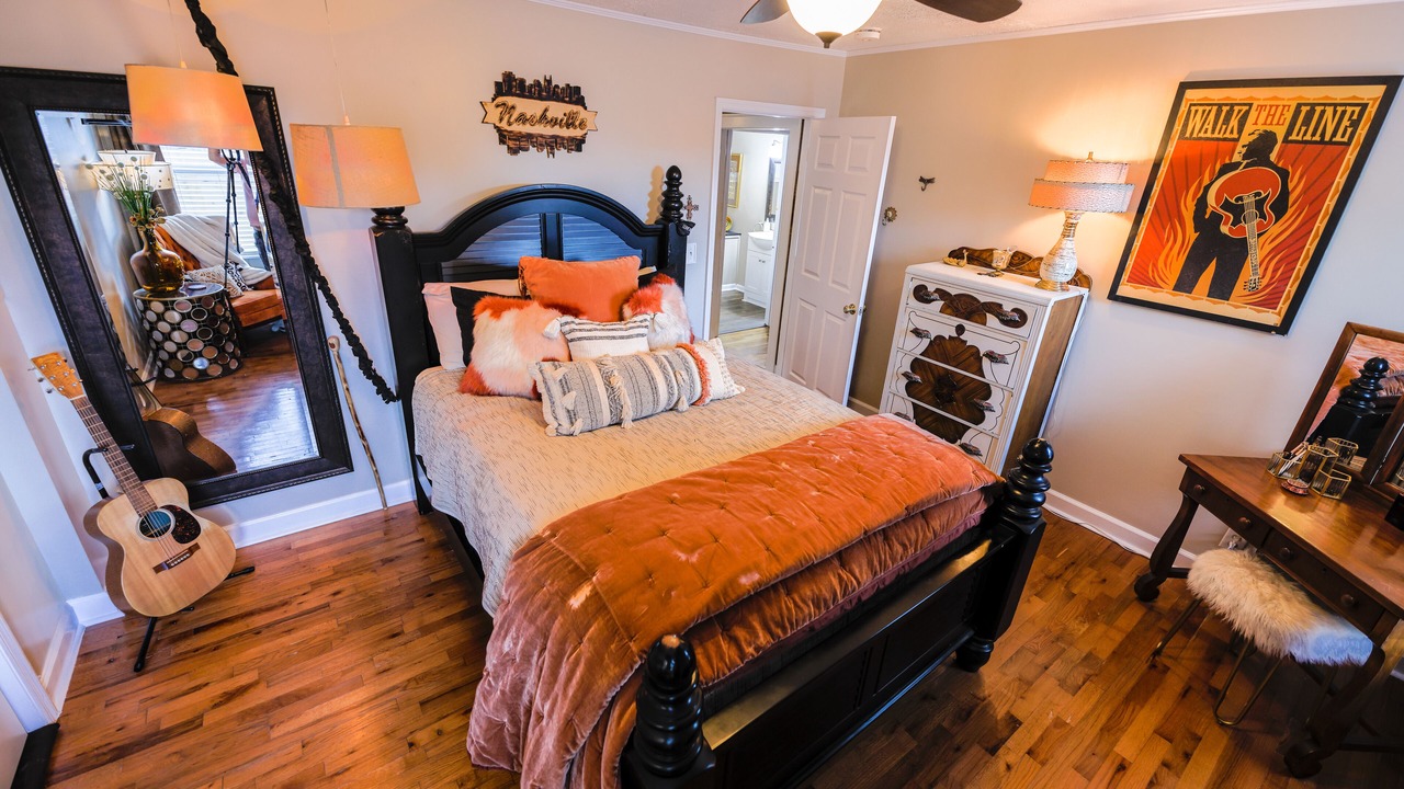 Photo of Bedroom in Urbandale Nations