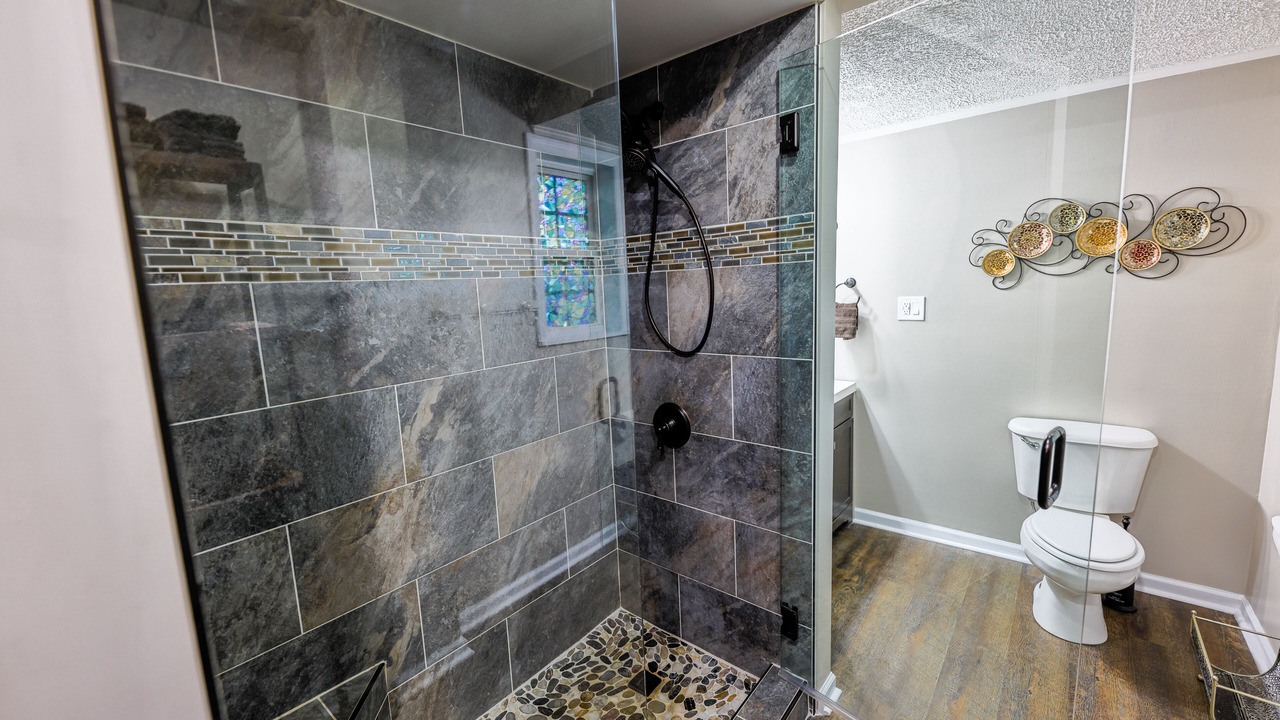 Photo of Bathroom in Urbandale Nations