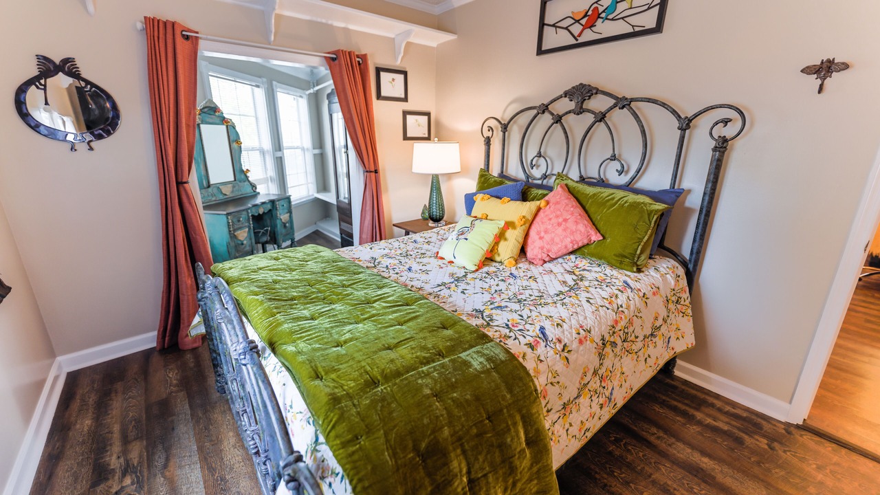 Photo of Bedroom in Urbandale Nations