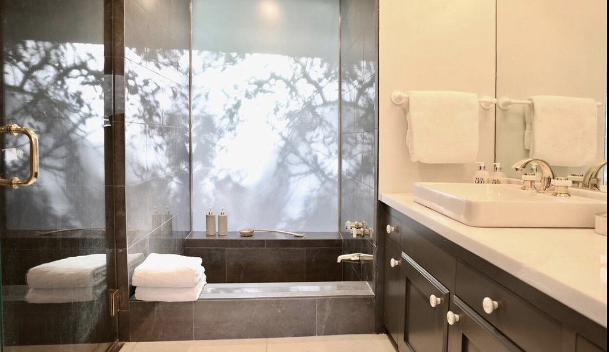 Photo of Bathroom in La Canada Flintridge