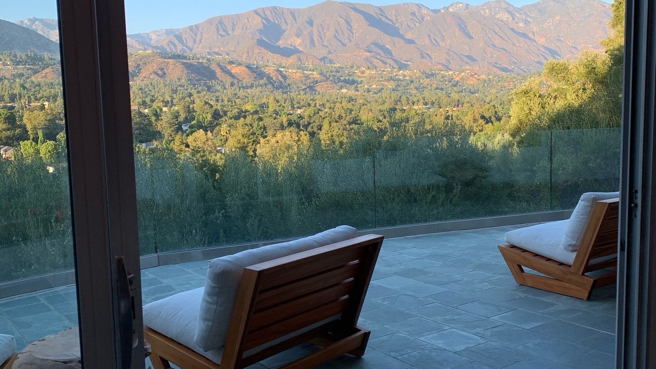 Photo of Bedroom in La Canada Flintridge