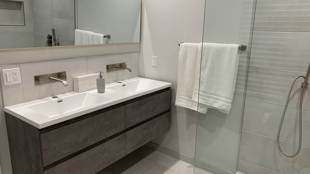 Photo of Bathroom in La Canada Flintridge
