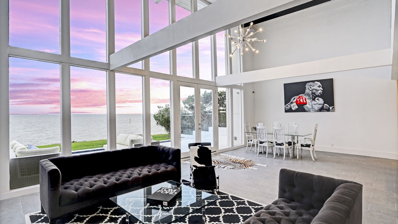 Photo of Livingroom in La Porte