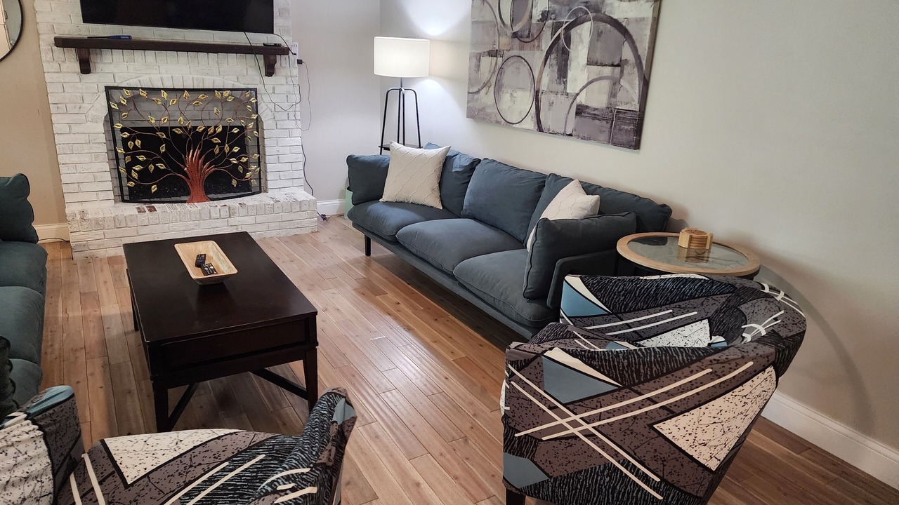 Photo of Livingroom in Merriam